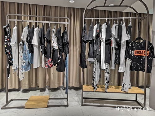品牌折扣店貨源渠道批發(fā)市場(chǎng)有哪些,女裝庫存尾貨市場(chǎng)好找嗎