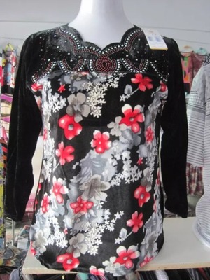 成都哪里有便宜的地?cái)偡b批發(fā) 適合地?cái)偤鹭浰ω浾逛N(xiāo)會(huì)o745ak4