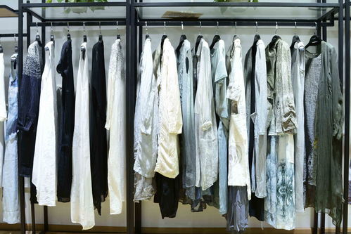 服裝批發(fā)新手店主注意事項(xiàng) 專賣店斷碼服裝采購全攻略